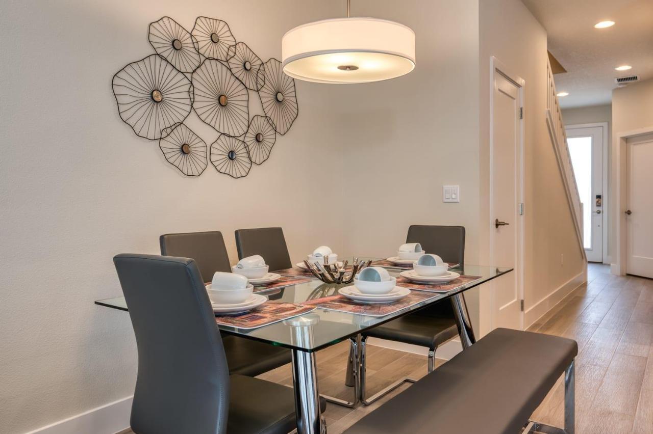 Pleasant Townhome With Private Pool Near Disney Four Corners ภายนอก รูปภาพ
