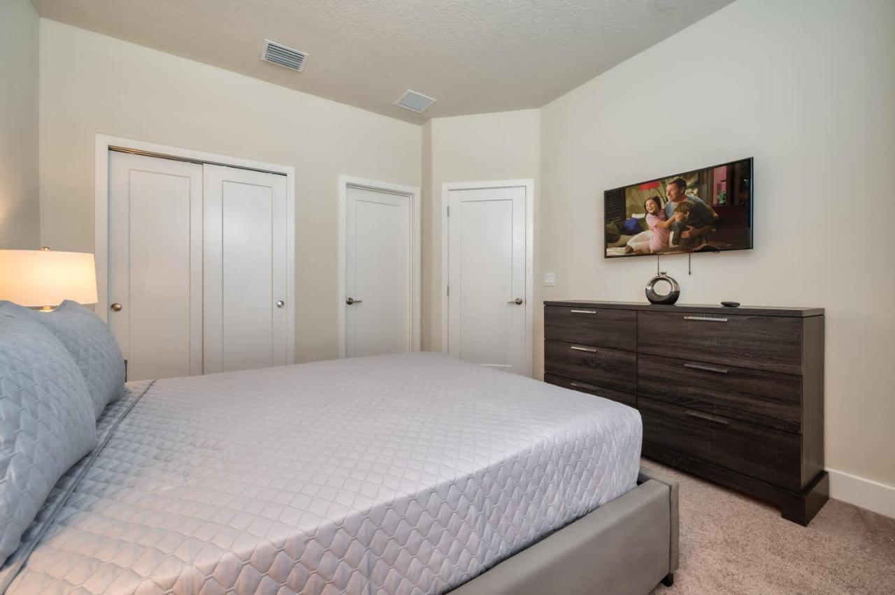 Pleasant Townhome With Private Pool Near Disney Four Corners ภายนอก รูปภาพ