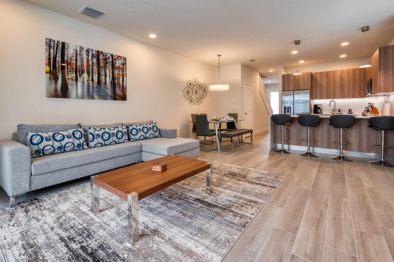 Pleasant Townhome With Private Pool Near Disney Four Corners ภายนอก รูปภาพ