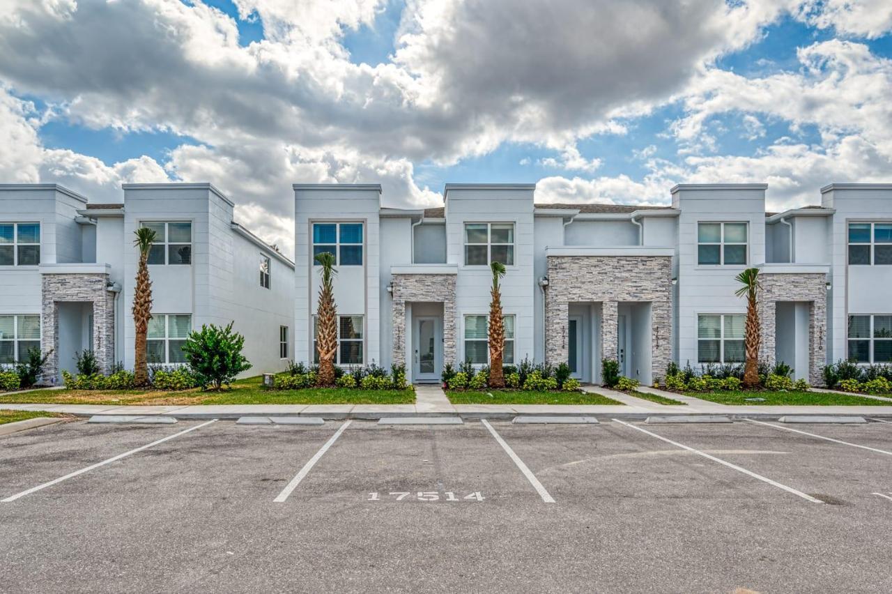 Pleasant Townhome With Private Pool Near Disney Four Corners ภายนอก รูปภาพ