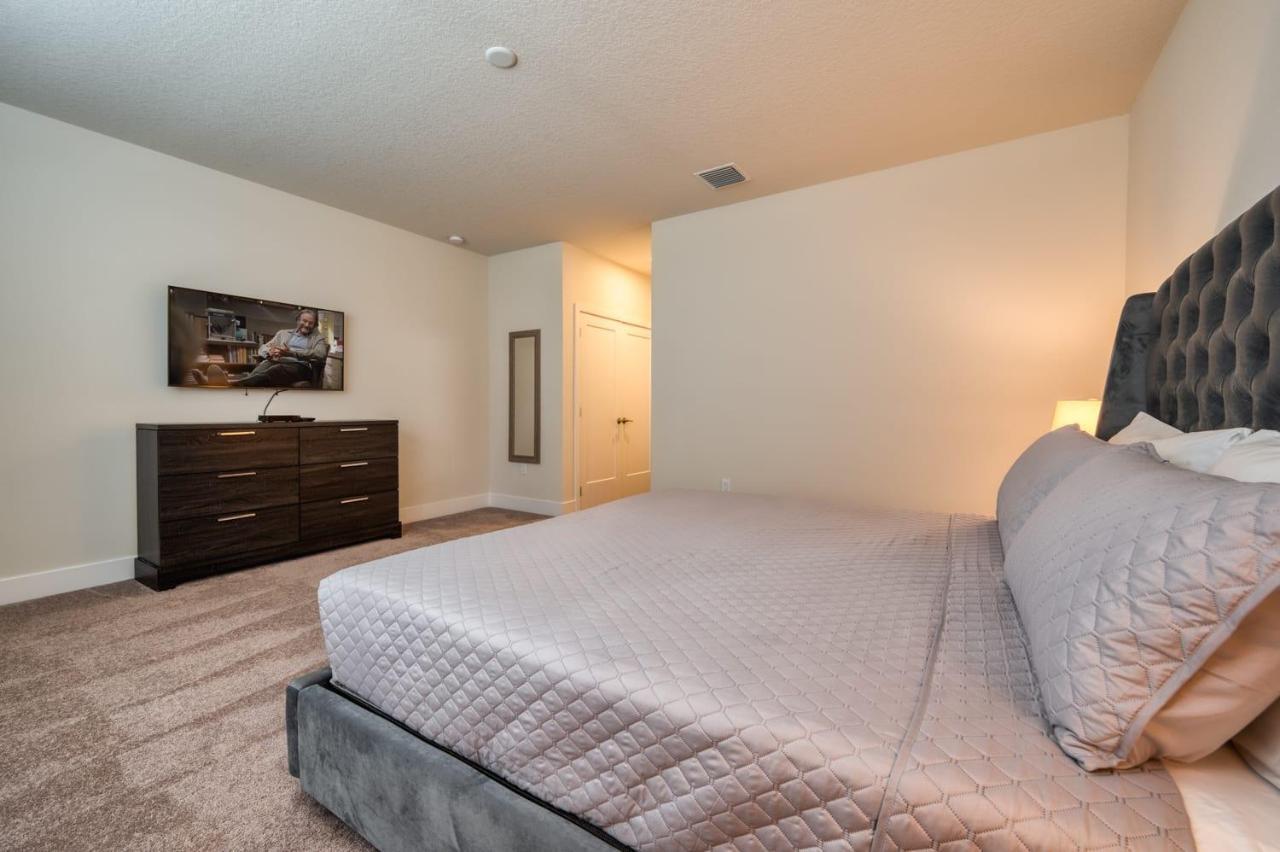 Pleasant Townhome With Private Pool Near Disney Four Corners ภายนอก รูปภาพ