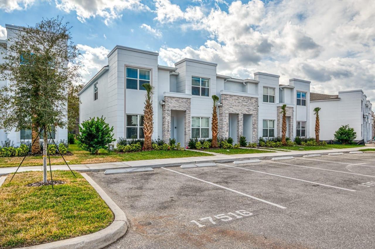 Pleasant Townhome With Private Pool Near Disney Four Corners ภายนอก รูปภาพ